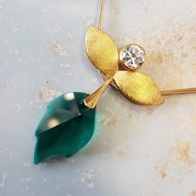 Trolese-Engel-in-Gold-mit-Swarovski-Steinen Trolese Engel mit Swarovski ® Steinen in grün